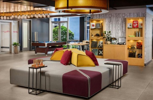 Brickell Hotel | Aloft by Marriott Miami - Brickell