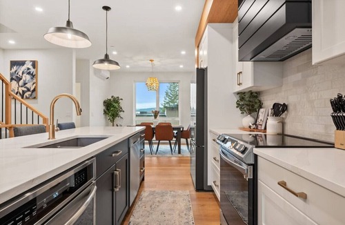 Invermere Apartment | Alpine Hideaway | Foosball | Fireplace | Central