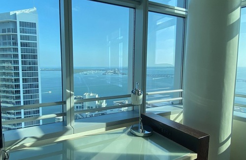 Brickell Apartment | Amazing 2/2/1 Apartment at Brickell Avenue