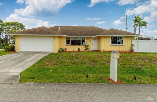 North Palm Beach Heights House | Amazing home in Jupiter, Florida! Enjoy proximity to Abacoa and 95, PBG and WPB!