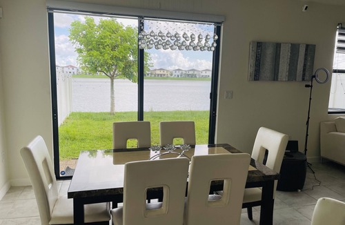 Miami Lakes House | Amazing Lakefront Home, Central Location