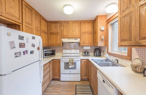 Ouray House | Amazing Riverfront Views | Near Ouray Hot Springs Pool | Private Balcony