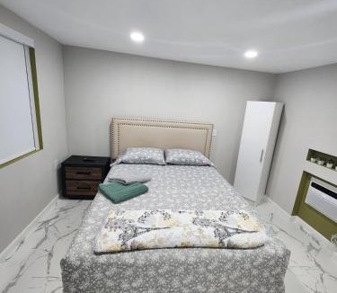 West Park House | Amazing room in Hollywood