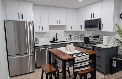 Regina House | An Exquisite One-Bedroom Guest Suite.