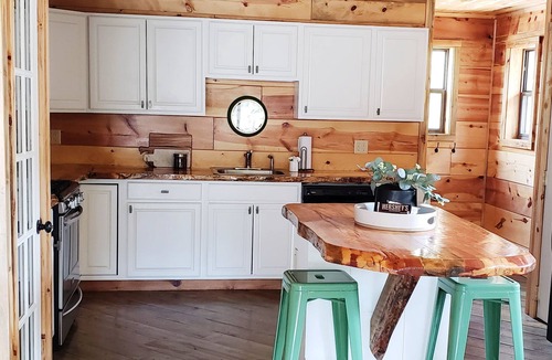 Keystone Cabin | An incredible 3 bedroom, 2 bath cabin minutes from Rushmore