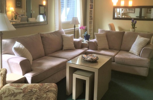 Cowichan Bay House | An Oasis By The Bay Rental Suite