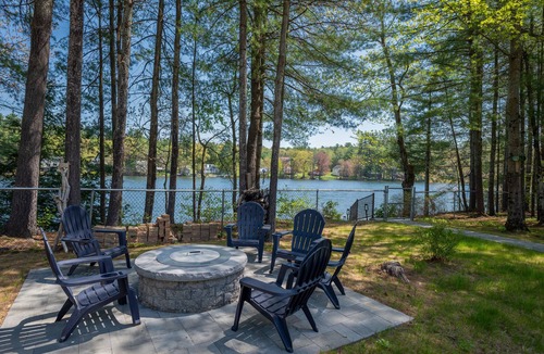 Lochmere House | An oasis sitting right on Silver Lake