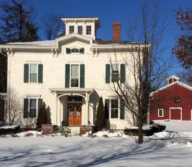 Rutland Bed & Breakfast | Antique Mansion B & B