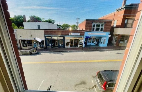 Bath Apartment | Apartment over shops in Bath Historic District