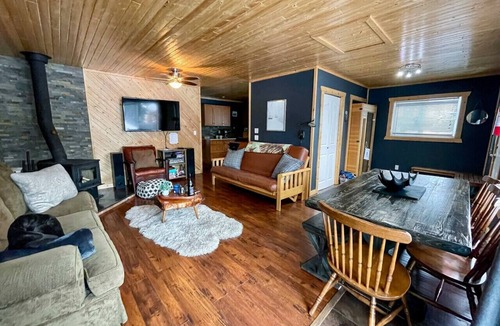 Okanagan-Similkameen Ski Chalet | Apex Mountain ~ Mountain Air Retreat ~ Cozy Chalet