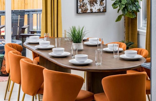 Westcliff and Cambridge Apartment | Artist Getaway