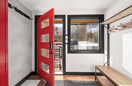 Aspen Condo | Aspen Highlands Condo Near Maroon Bells Shuttle! Creekside, Large Patio, Grill & FP, Monthly Rates!