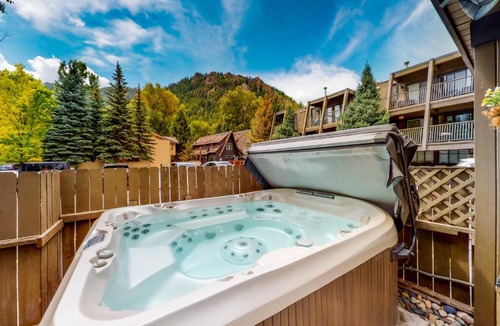 West End House | Aspen Mountain Lodge 401