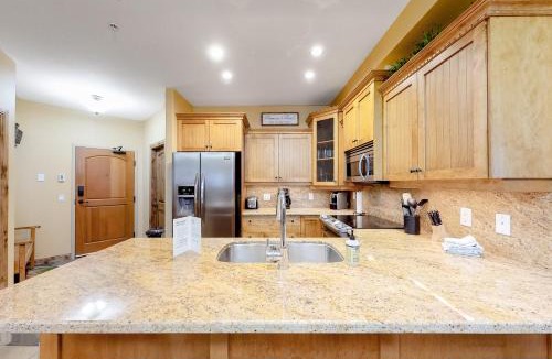 Big White Ski Resort Apartment | Aspens 4307