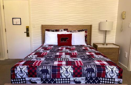 Bartlett Apartment | Attitash Hotel Room-AC, Pool, Hot Tub, Storyland