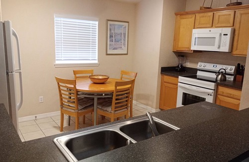 Silver Creek House | Attractive, spacious holiday villa. Heated pool/spa included and free internet.