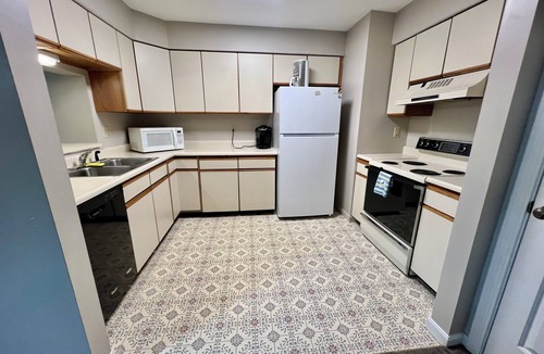 Old Orchard Beach Condo | Available now: Furnished 2 BR/2 Bath Condo, right off I-95, utilities included