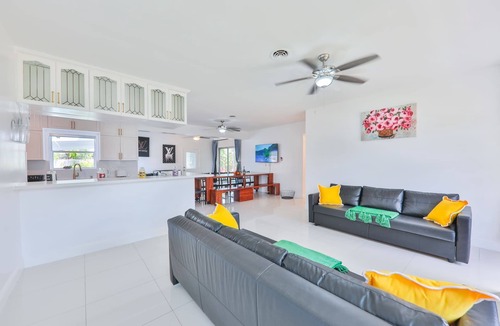 Ives Estates House | Aventura Ives Family Home