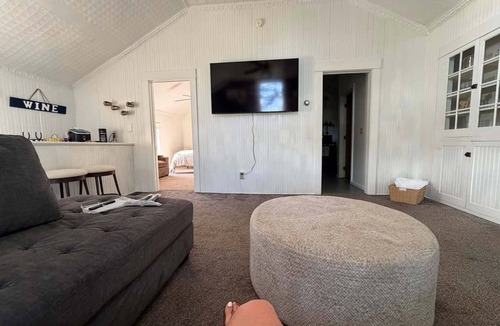 Valley City Apartment | Awesome 1-bedroom apartment in charming downtown Valley City!