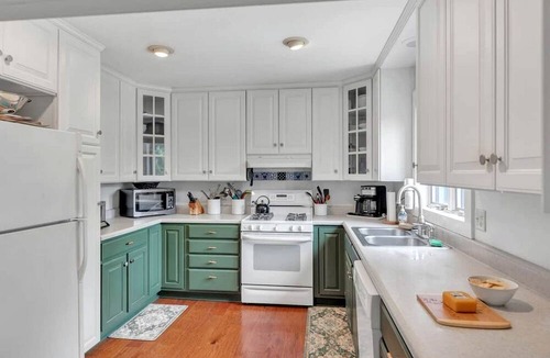 Sunderland Cottage | Awesome Cottage with Fireplace and Swimming Pool in Sunderland, Vermont