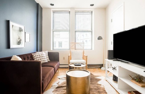 Boston Financial District Apartment | Awesome downtown location - walking distance to great restaurants, Boston Common, Southie + Seaport