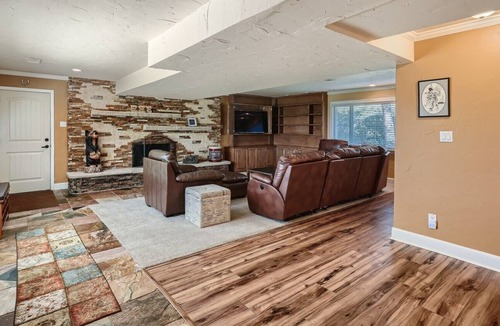 Foxfield House | Awesome Ranch Style House on 2 acres