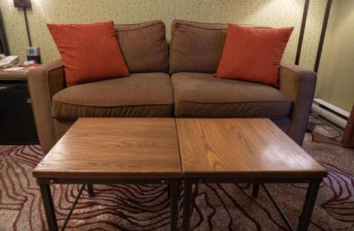 Banff Hotel | Banff Caribou Lodge and Spa