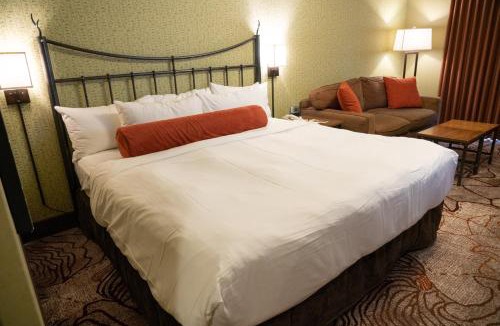 Banff Hotel | Banff Caribou Lodge and Spa