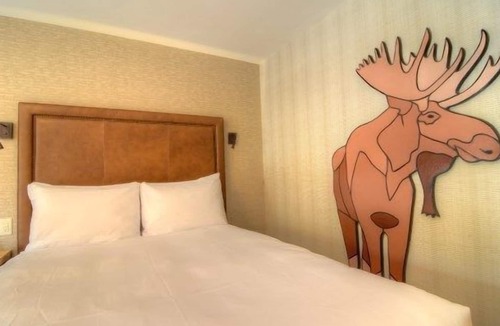 Banff Hotel | Banff Getaway with Unique Decor/Hot Pools On-Site