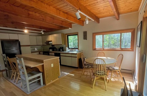 Bartlett House | Bartlett NH 2 minutes to Attitash, close to Saco River, Story Land, North Conway
