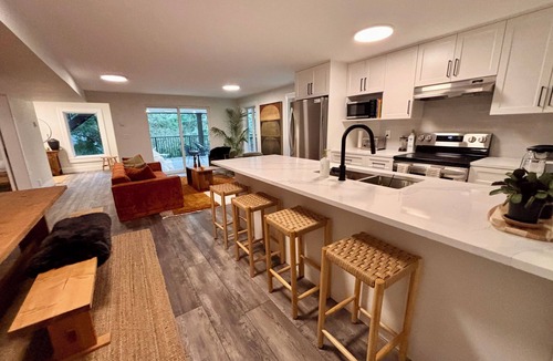 Bowen Island Apartment | Baxter’s Place on Bowen Island