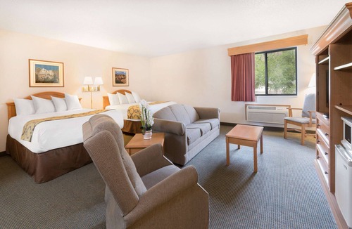 Hot Springs Hotel | Baymont by Wyndham Hot Springs