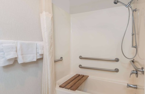 Hot Springs Hotel | Baymont by Wyndham Hot Springs
