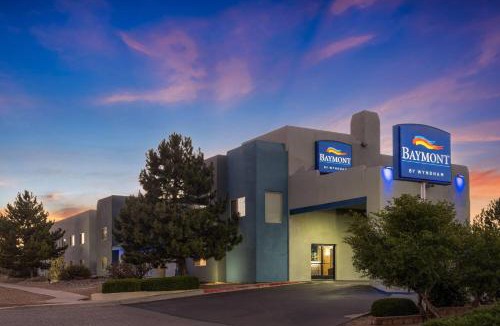 Southside Hotel | Baymont by Wyndham Santa Fe