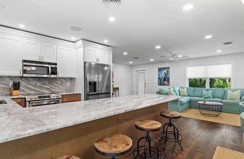 Old Orchid House | Beach Bungalow w/Private Beach Access 1 BD, 2 BA, Dogs Welcome, Quiet