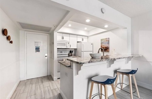 Hutchinson Island South Apartment | Beach Condo/High-End Finishes/Island Beach Resort/No Cleaning Fee/Condo 111