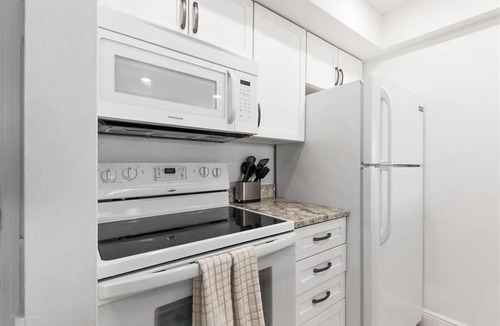 Hutchinson Island South Apartment | Beach Condo/High-End Finishes/Island Beach Resort/No Cleaning Fee/Condo 111