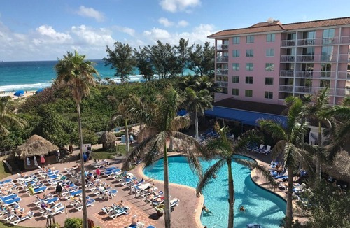 Florida North Atlantic Coast Condo | Beach Front Condo on Singer Island, Palm Beach Shores - 1 Bd, 1 Bath
