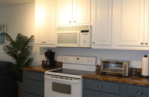 Fort Pierce Apartment | Beach & Golf Paradise Steps to Ocean + Clubhouse