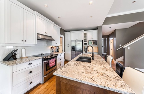 Regional District of Nanaimo House | Beach House at Qualicum Resort | En Suite, Semi En Suite, Pool & Hot Tub!