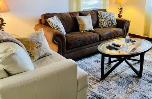 Deerfield Beach Villa | Beach Villa Cottage -OCEAN DRIVE (A1A) Steps to the Beach, Free WiFi & Parking