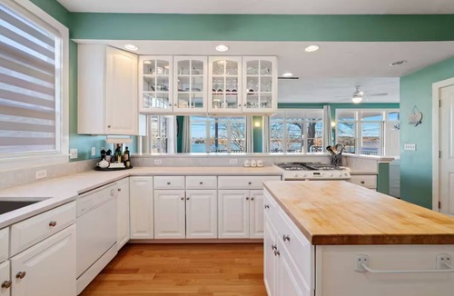 Onset House | Beachfront 5BR with Ocean View, Pool Table, Arcade Game, Baby Crib