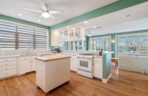 Onset House | Beachfront 5BR with Ocean View, Pool Table, Arcade Game, Baby Crib