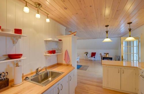 Brooklin Apartment | Beachfront Brooklin Studio with Private Balcony!