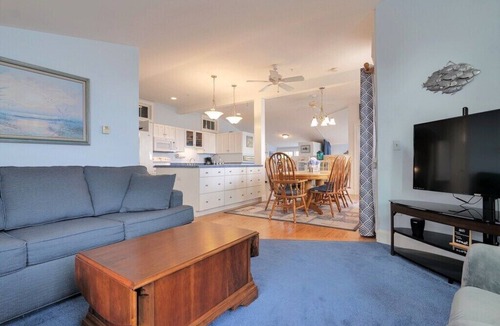 Lincolnville Apartment | Beachfront Family Penthouse with Stunning Views