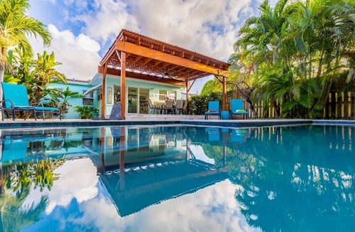 Dania Beach Villa | Beachside Bliss Lush Private Pool BBQ King Bed