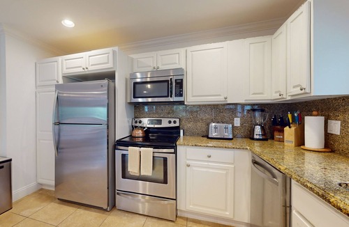 Juno Beach Apartment | Beachside Escape with Designer Decor - Near Pelican Lake Path & Juno Pier
