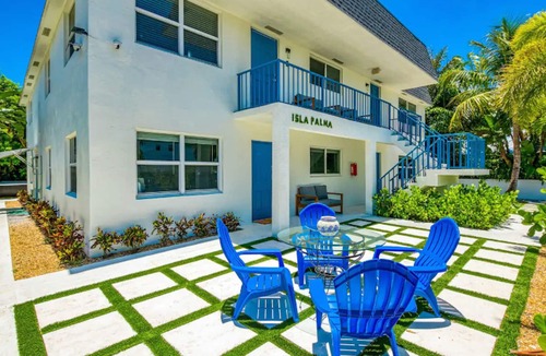 Palm Beach Shores Condo | Beachside Retreat | Hot Tub + Fire Pit + WiFi