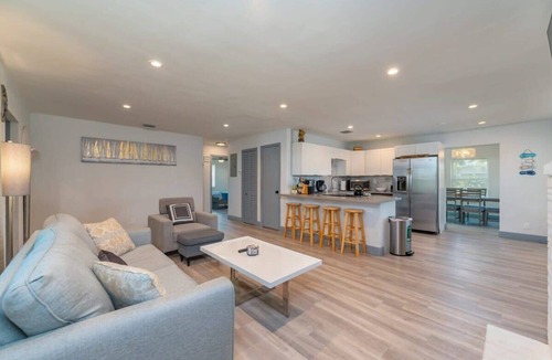 Beachway Estates House | Beachtown Getaway w/Tiki Hut