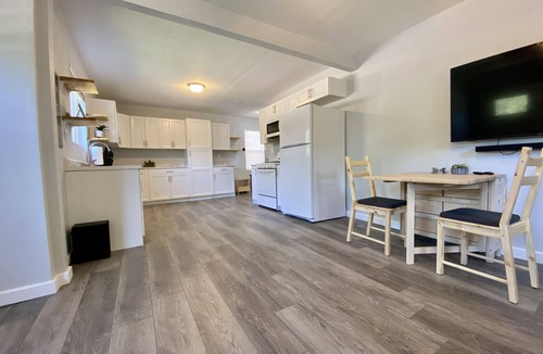 Hot Springs House | — Bear Bungalow Hot Springs — Fully Remodeled, Convenient Location